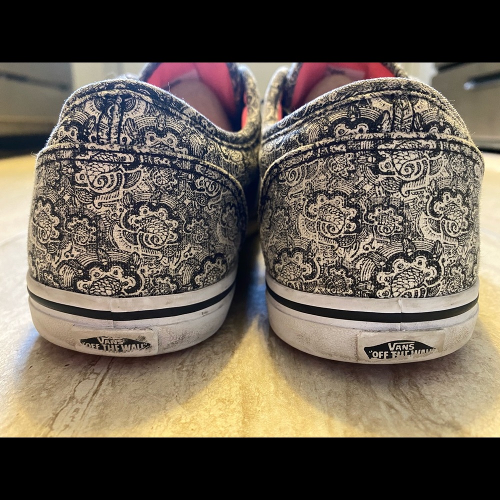 VANS - Picture 4 of 5